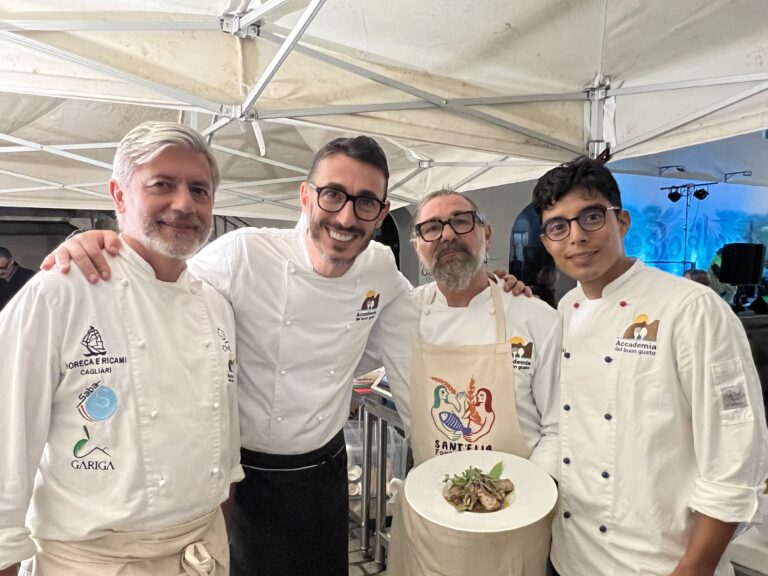 Read more about the article Dal cibo a un mare di relazioni: grande successo per il Sant’Elia Food Festival